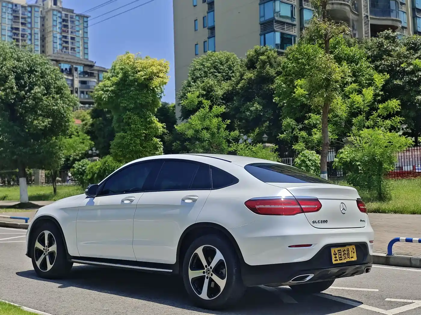 Mercedes-Benz GLC Coupe 2018 GLC 200 4MATIC Coupe SUV фото 19