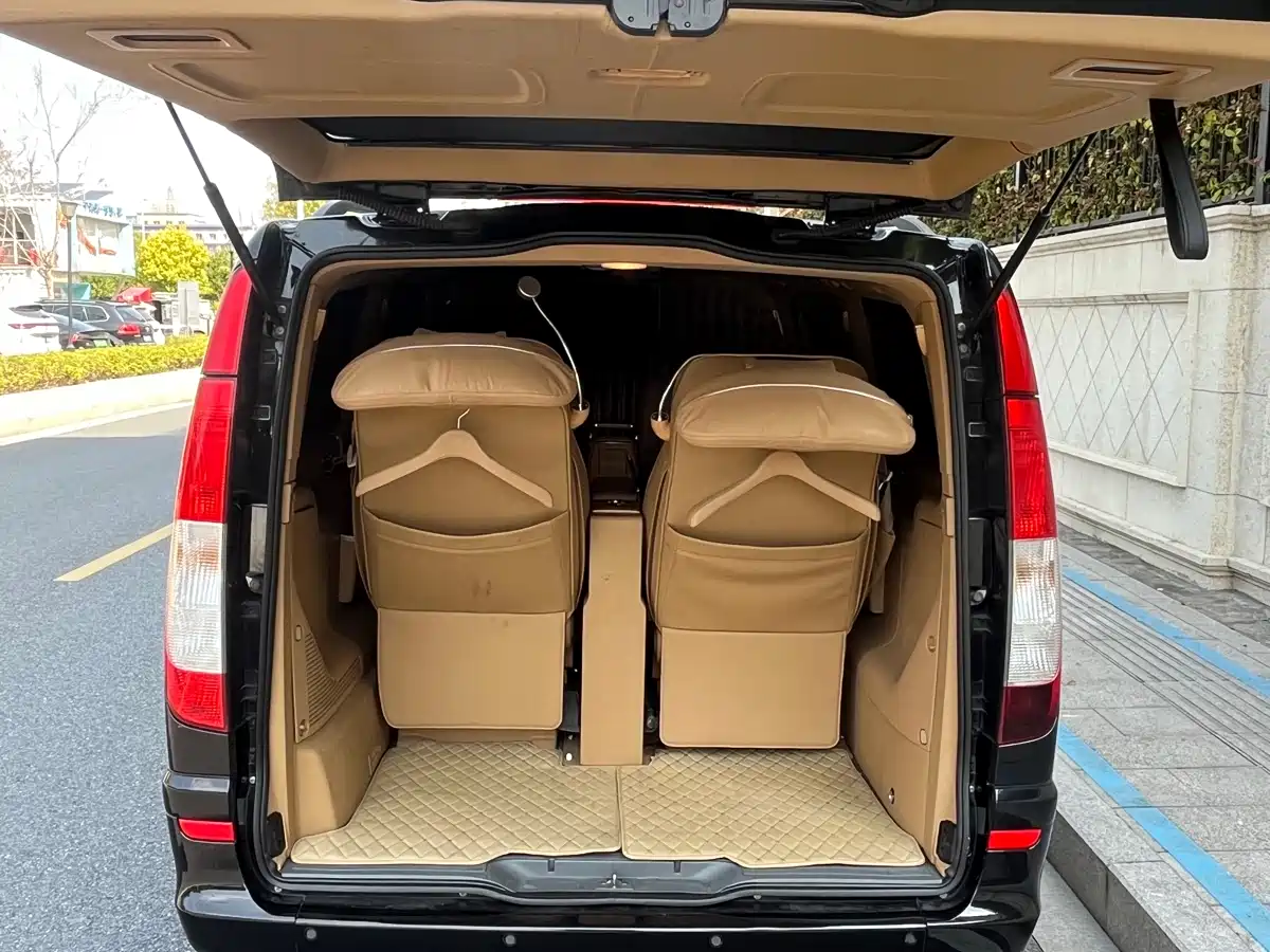 Mercedes-Benz Vito 2013 Model 3.0L Elite Edition фото 10
