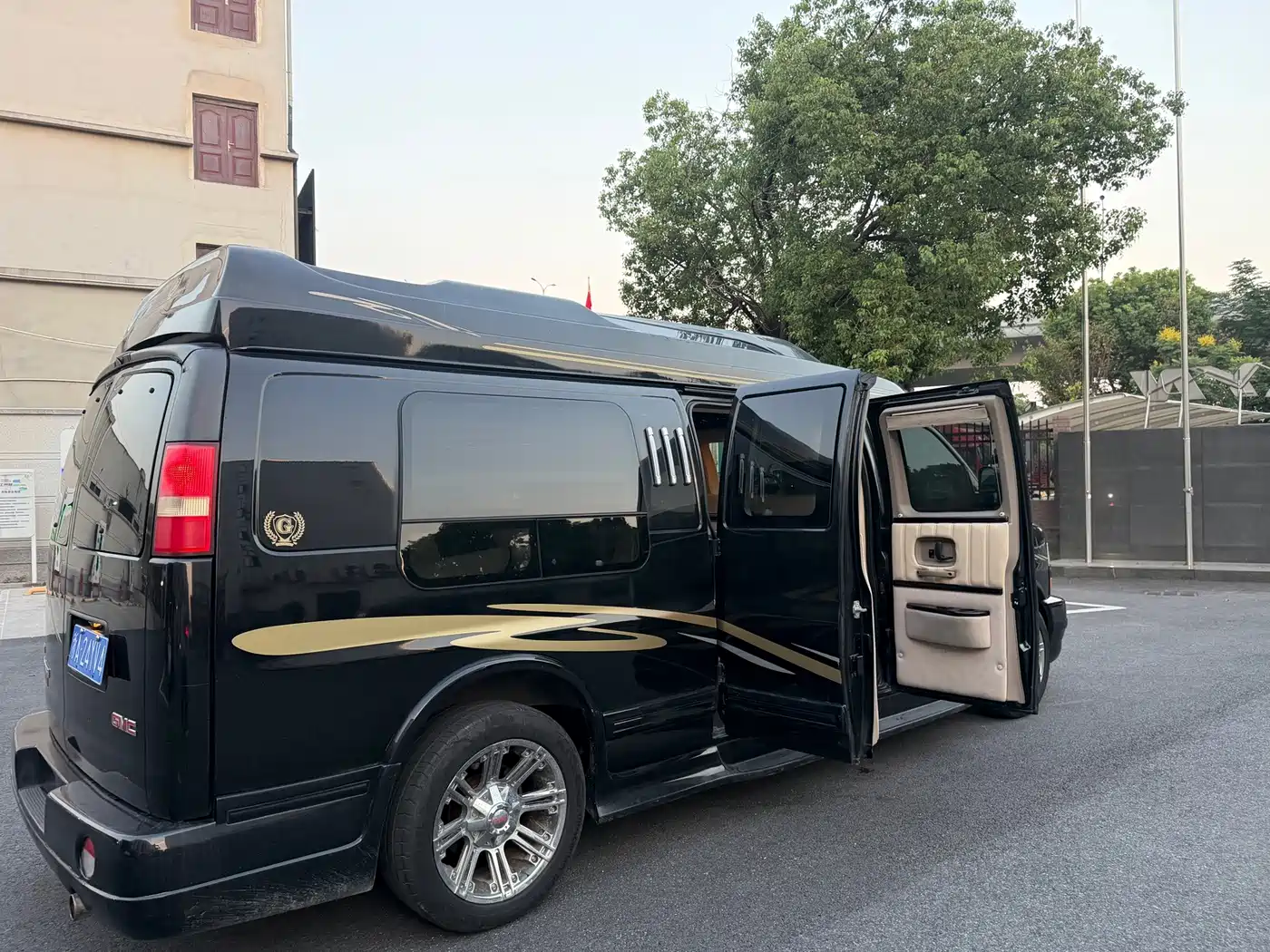 GMC Savana 2010 2011 Model 6.0L Business Star 7-seater