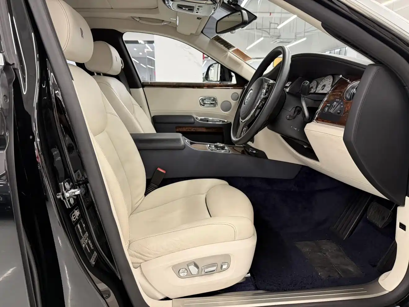 Фото 4 - Rolls-Royce Ghost