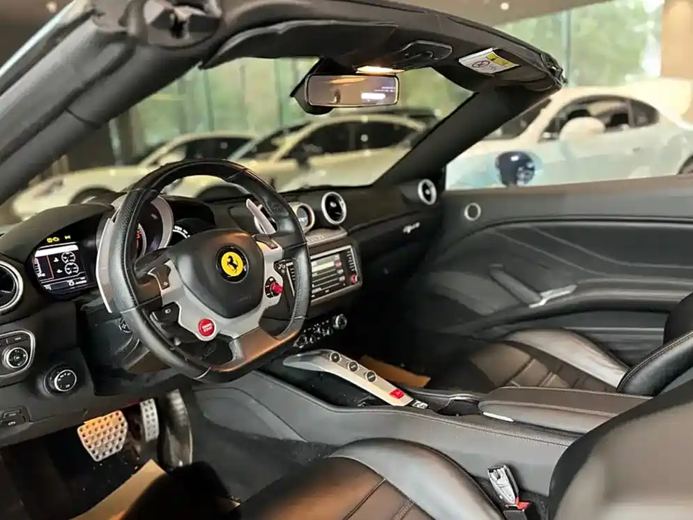 Ferrari California T 2016 2015 3.9T Standard