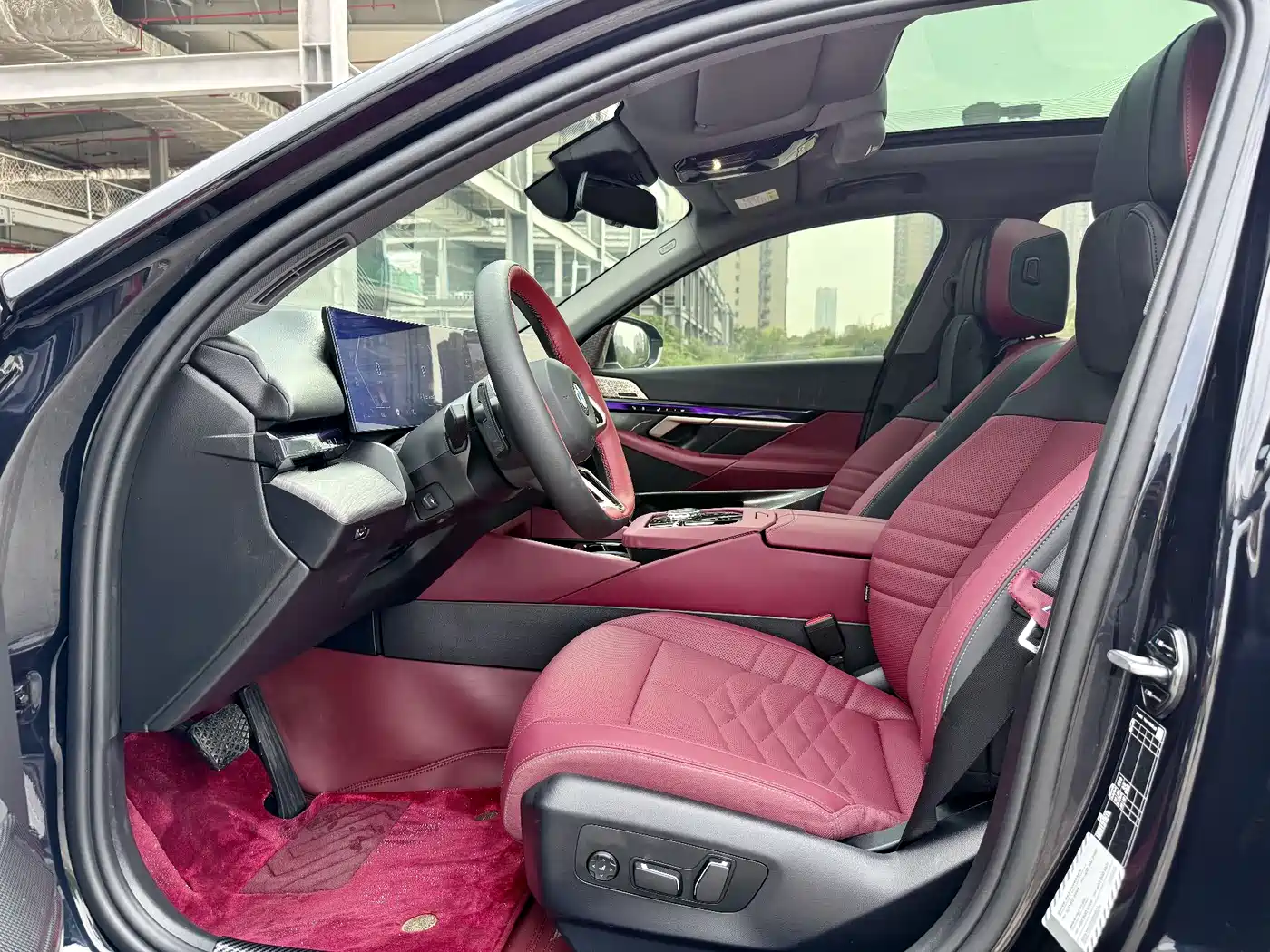 BMW 5 Series 2025 530Li Premium M Sport Package фото 5