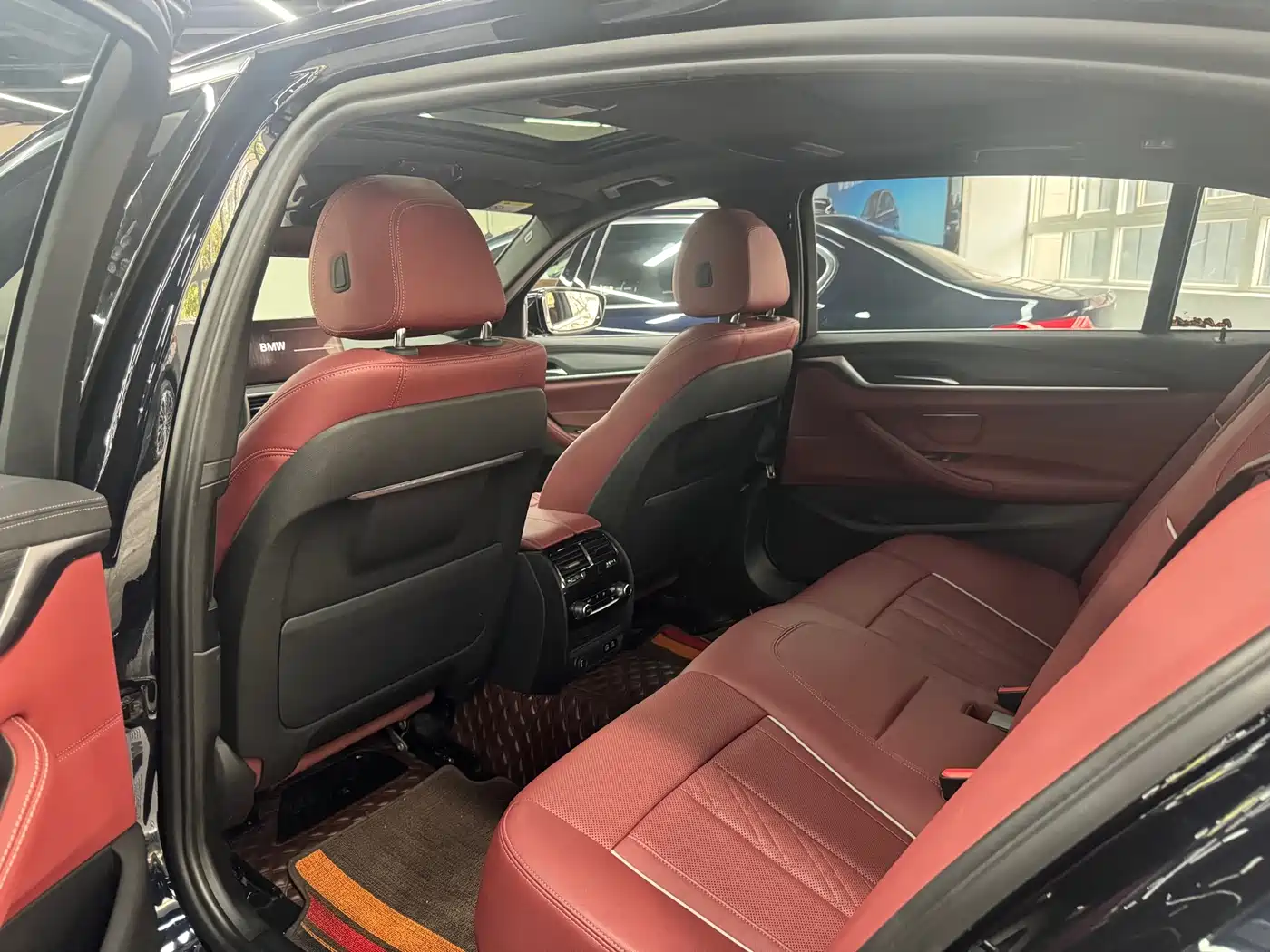 BMW 5 Series 2022 530Li Leading M Sport Package фото 6