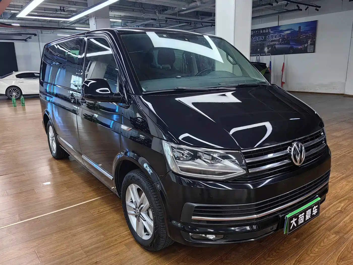 Volkswagen Multivan 2017 2016 2.0TSI 2WD Luxury 7-Seater