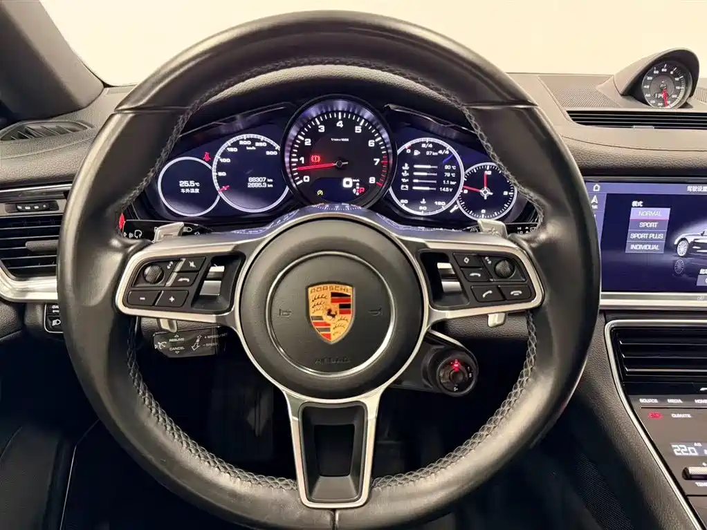 Porsche Panamera 2017 Panamera 4 Sport Turismo 3.0T фото 16