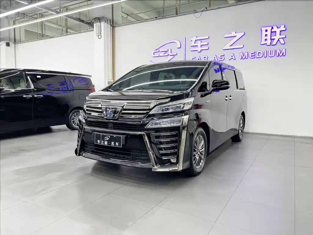 Фото 3 - Toyota Vellfire