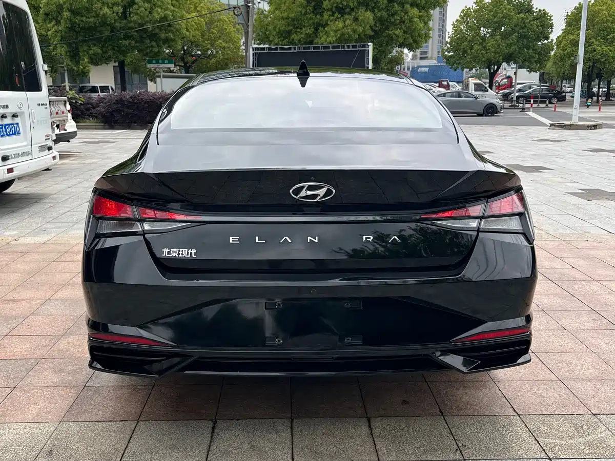 Hyundai Elantra 2021 1.5L CVT GLX Elite Edition фото 15