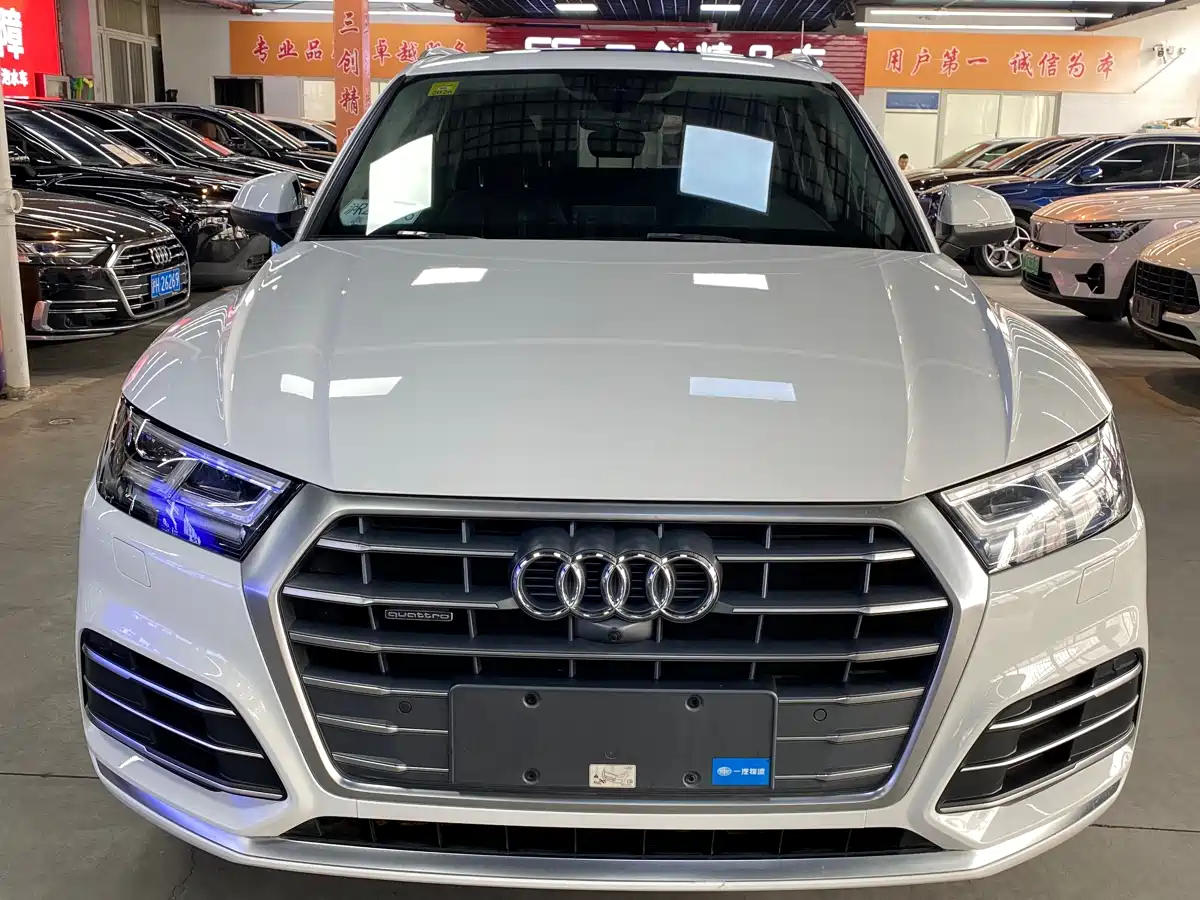 Audi Q5L 2020 45 TFSI Exclusive Fashion фото 2