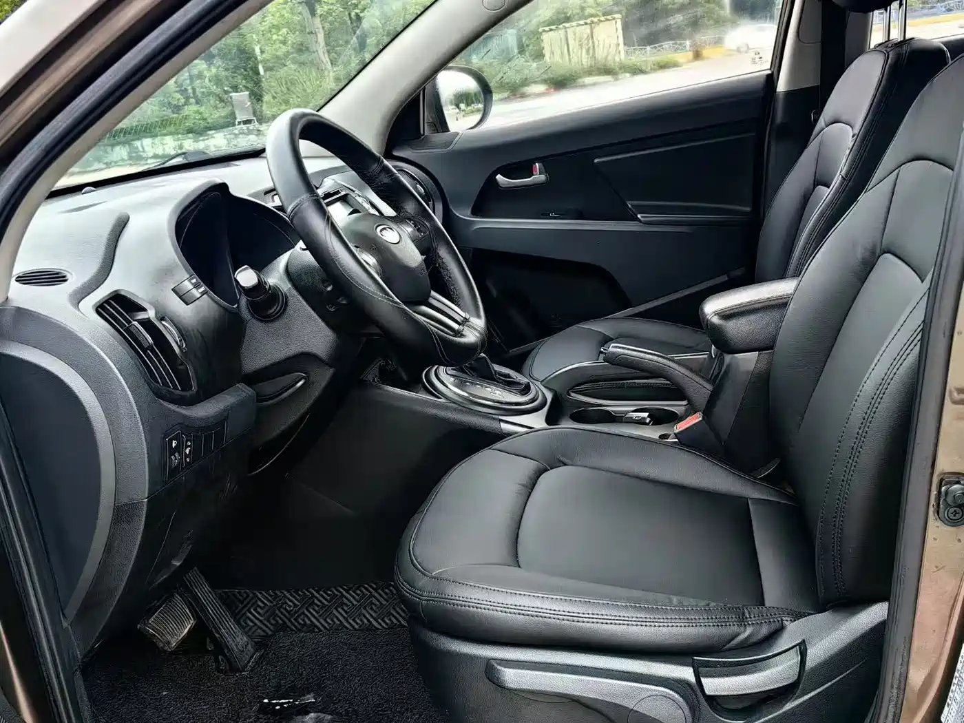 Kia Sportage 2012 2.0L Automatic 2WD GL фото 6