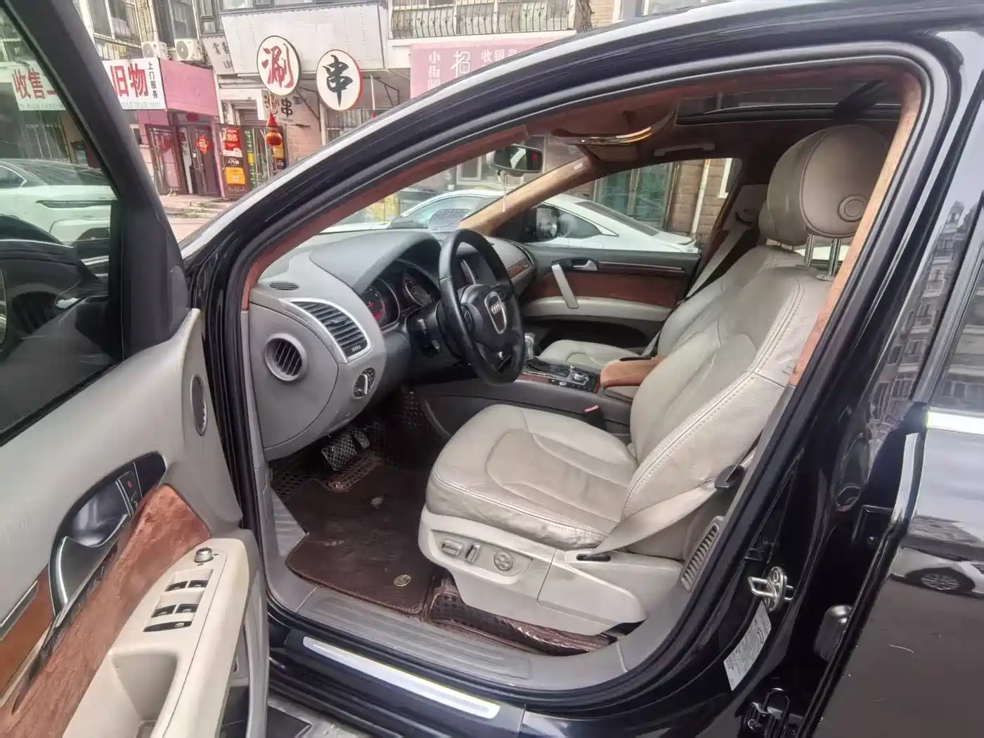 Audi Q7 2010 2010 3.6 FSI quattro Luxury Model