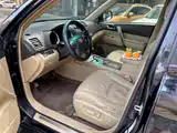 Photo 5 - Toyota Highlander