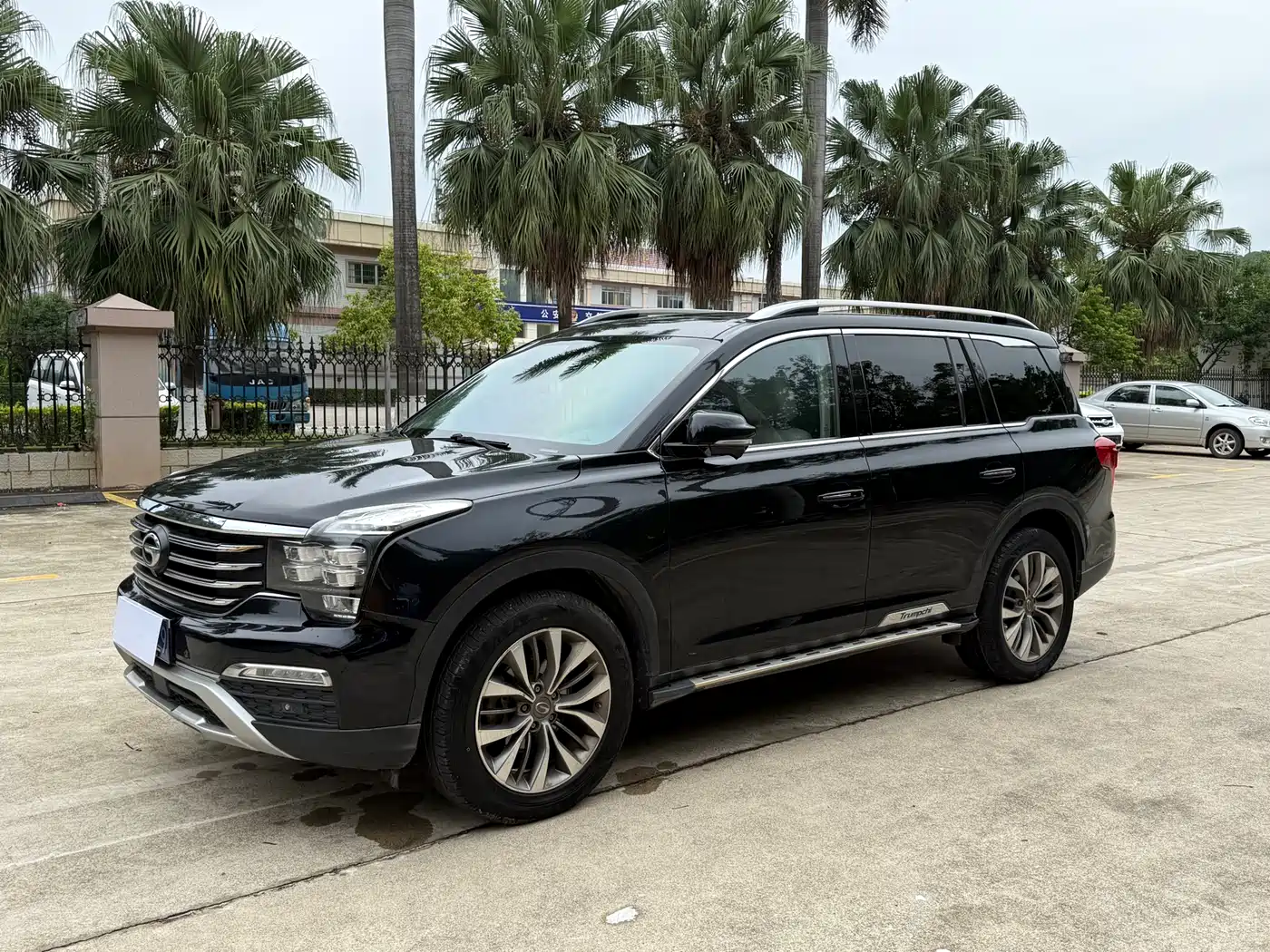 GAC Trumpchi Trumpchi GS8 2017 320T 2WD Luxury Smart Connect (7-seater)