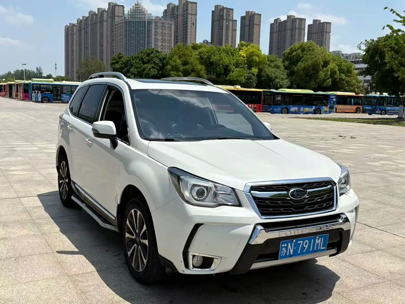 Subaru Forester 2016 2.0i Fashion Navigation Edition фото 3