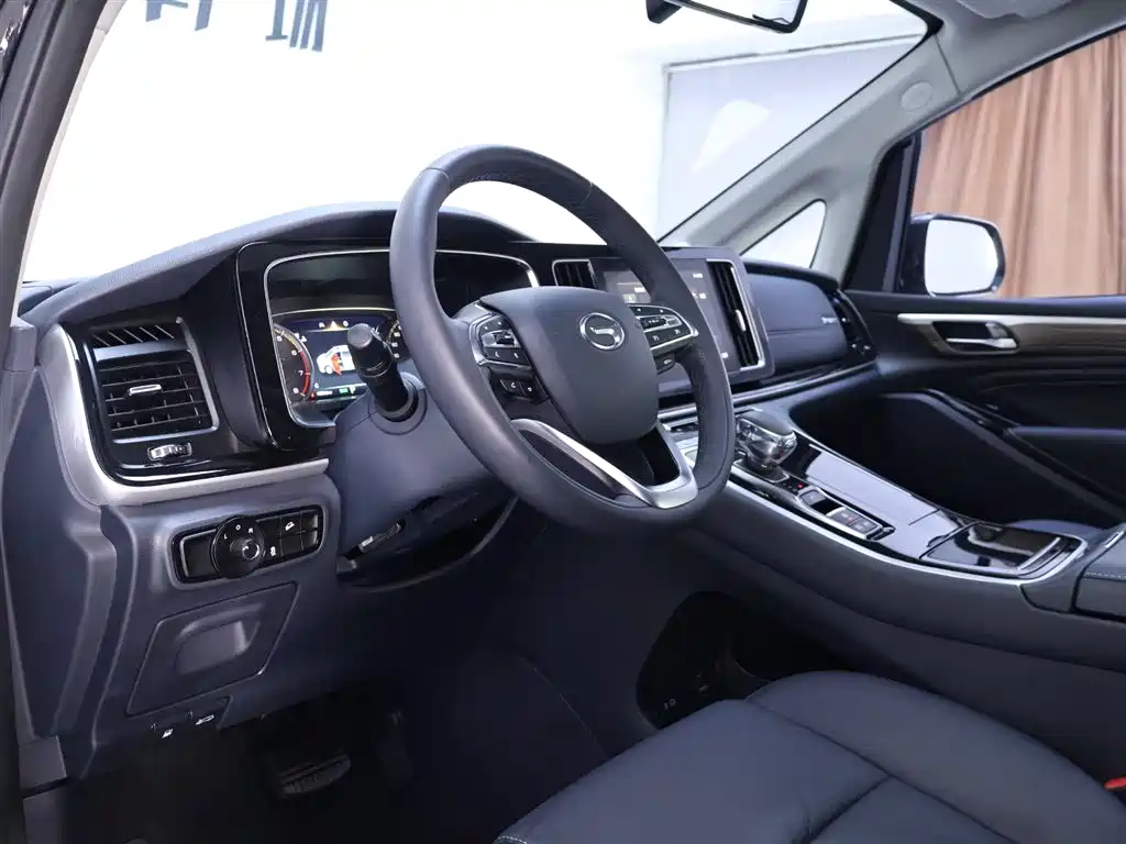 GAC TRUMPCHI TRUMPCHI M8