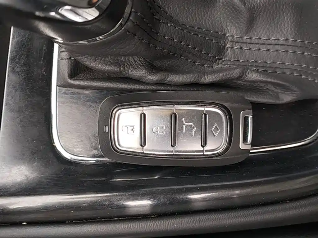 Roewe i5 2019 2019 1.5L Auto 4G-Connected Langyue Edition