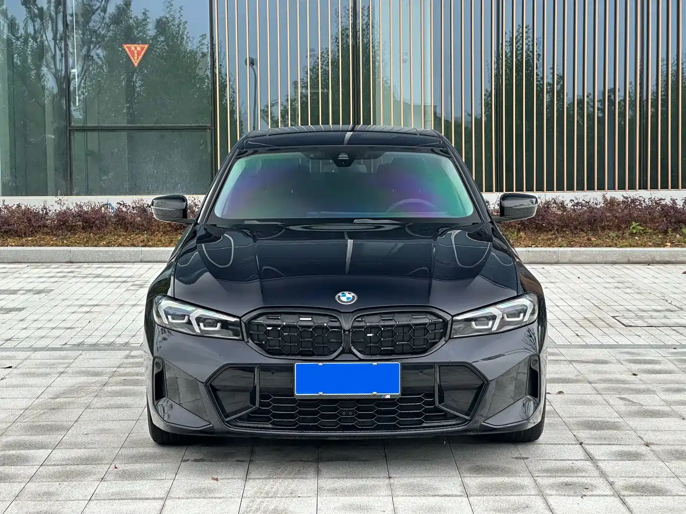 BMW 3 Series 2023 325Li M Sport Black Night Package фото 2