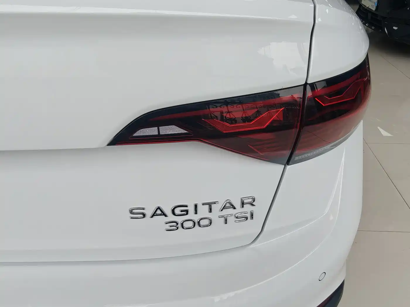 Volkswagen Sagitar 2025 300TSI DSG Flying Leap Edition фото 5