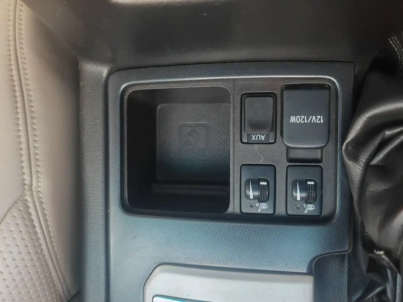 Toyota Prado 2010 4.0L Automatic TX-L фото 19