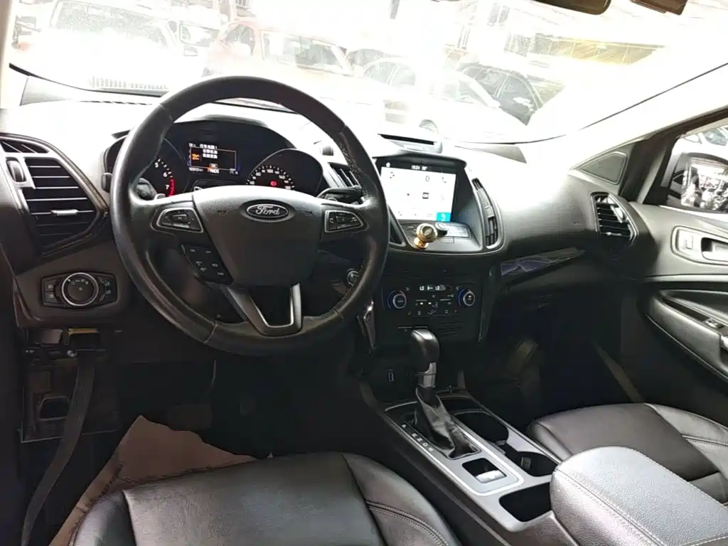 Photo 10 - Ford Kuga