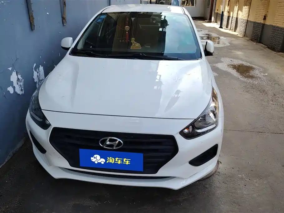 Hyundai Verna 2017 1.4L Manual Renewal Edition China VI фото 2