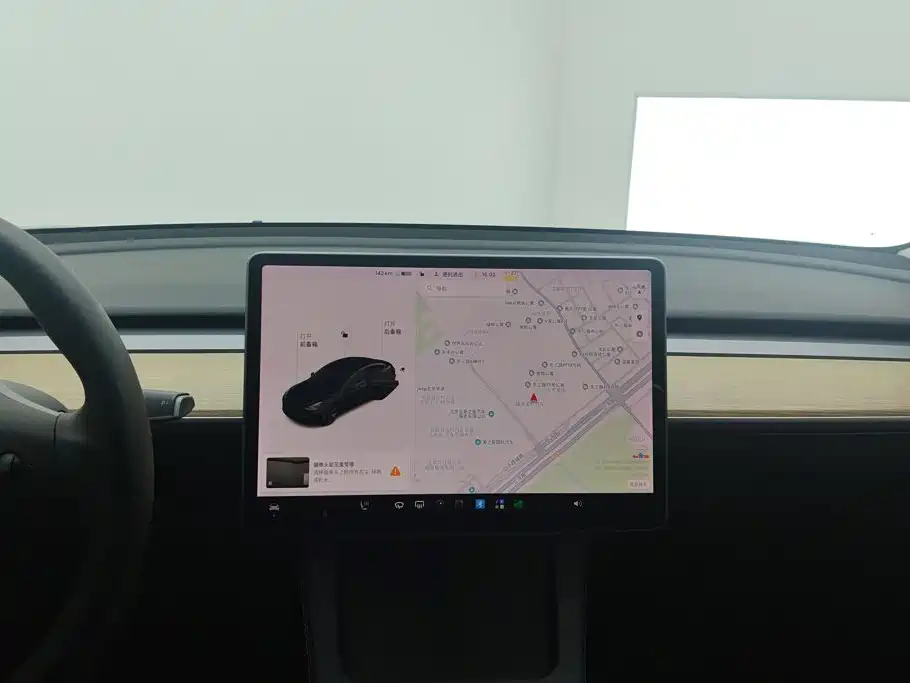 Фото 13 - Tesla Model 3