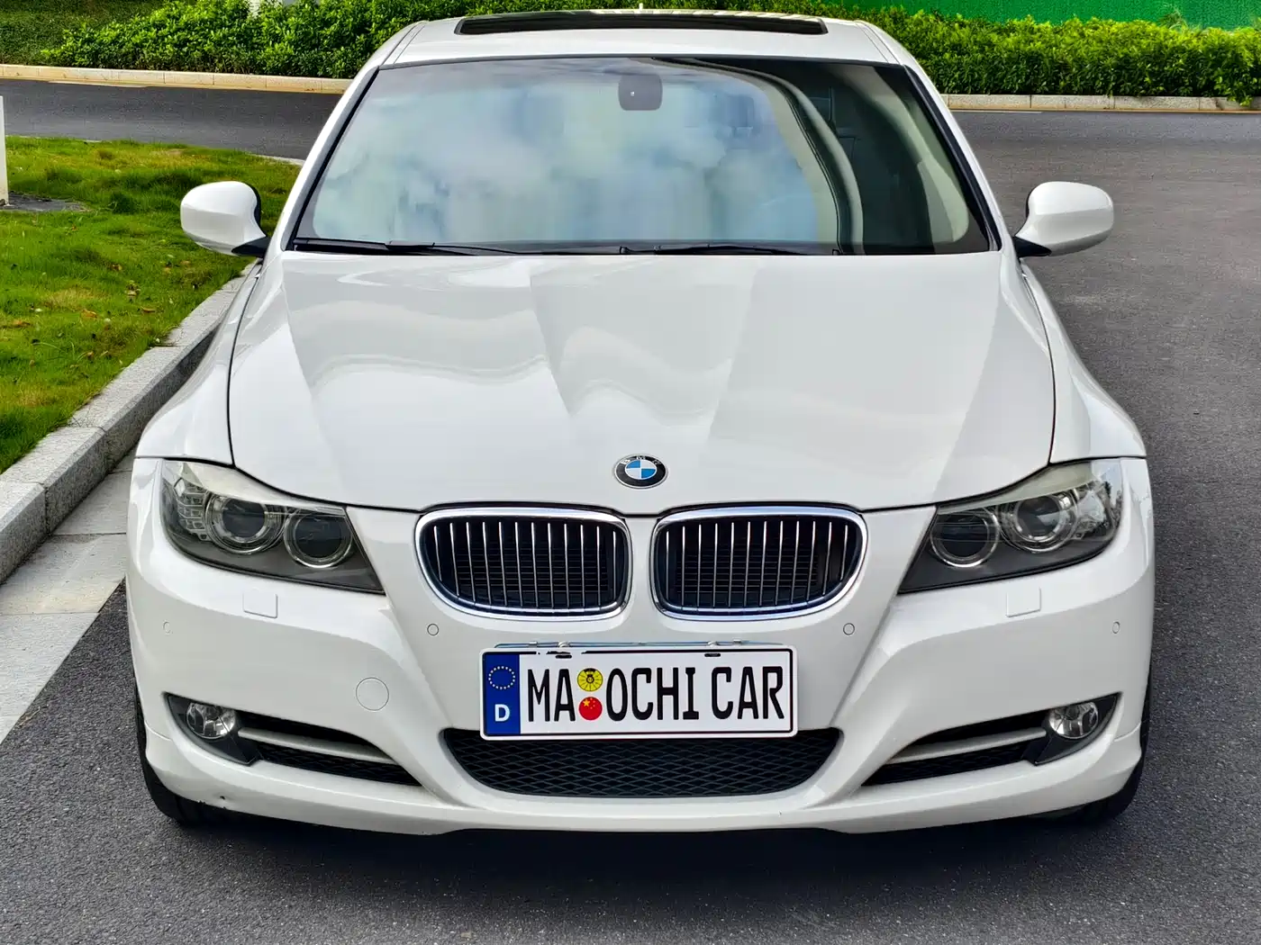 BMW 3 Series 2012 320i Luxury фото 2