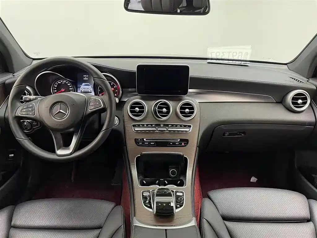 Mercedes-Benz GLC 2018 Facelift GLC 260 4MATIC Luxury фото 7