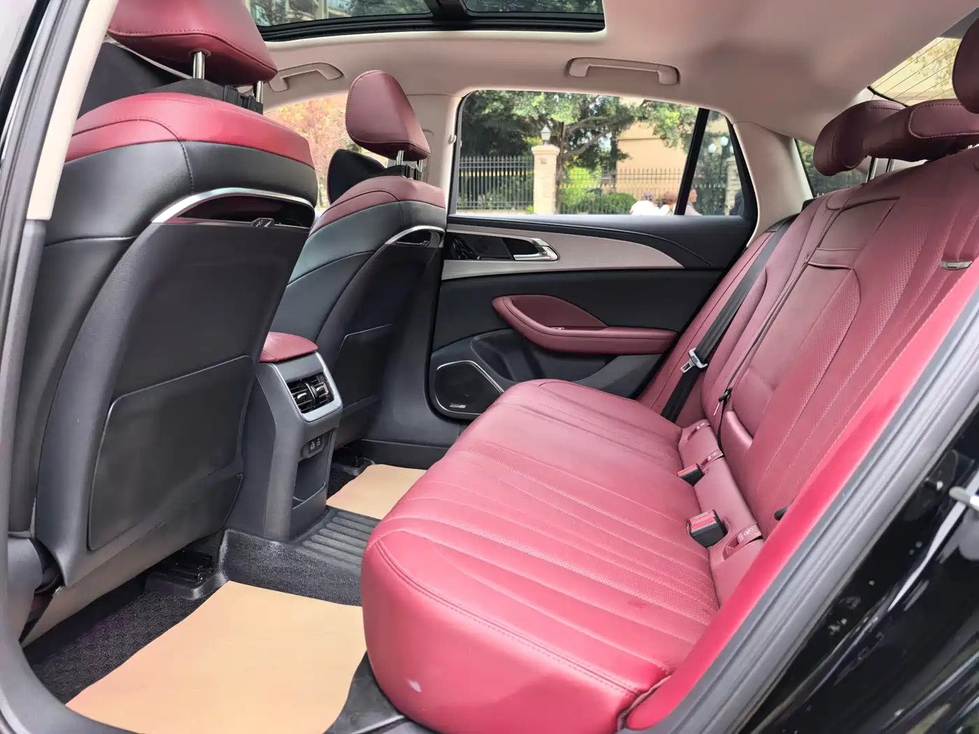 Hongqi H5 2024 1.5T DCT Smart Connect Flag Rhythm Edition фото 15