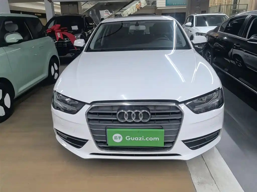 Audi A4L 2015 30 TFSI Auto Comfort фото 3