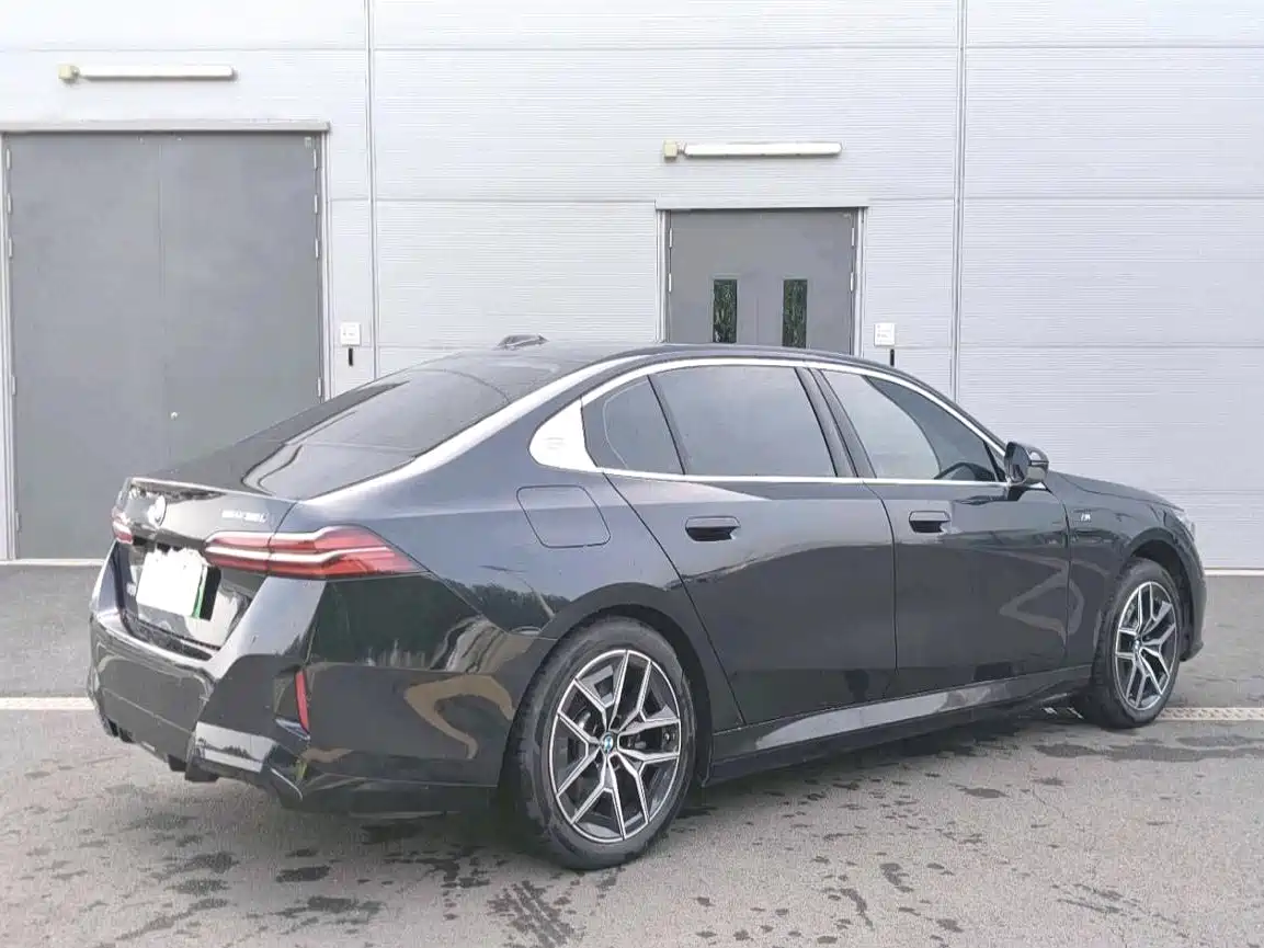 BMW i5 2025 2025 eDrive 35L M Sport Package