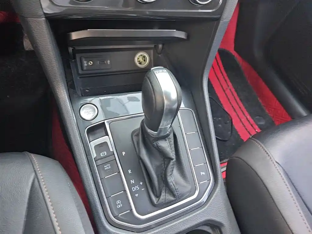 Volkswagen Golf Sportsvan 2018 230TSI Automatic Luxury фото 21