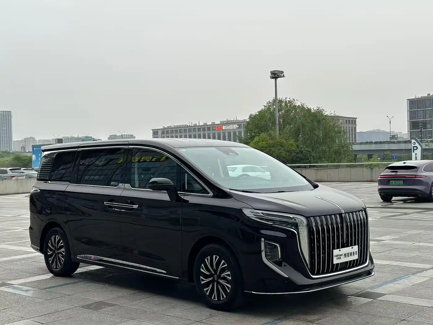 Hongqi HQ9 PHEV 2024 Model 2.0T AWD Luxury Edition фото 3