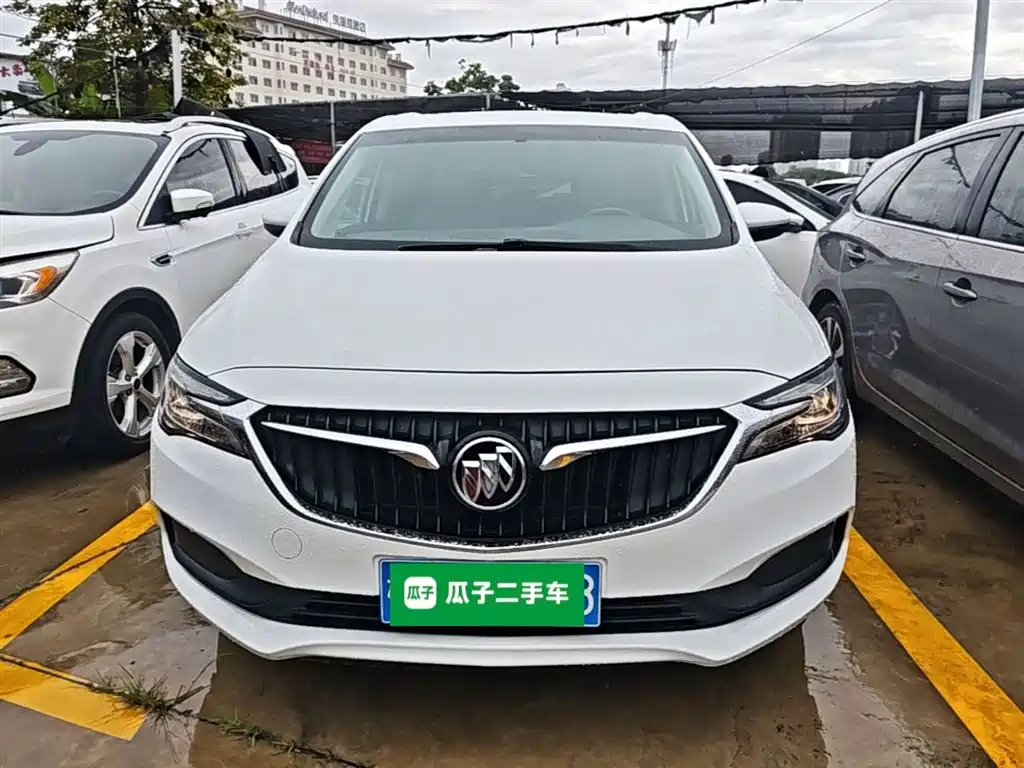Buick GL6 2018 18T 6-Seater Elite фото 3