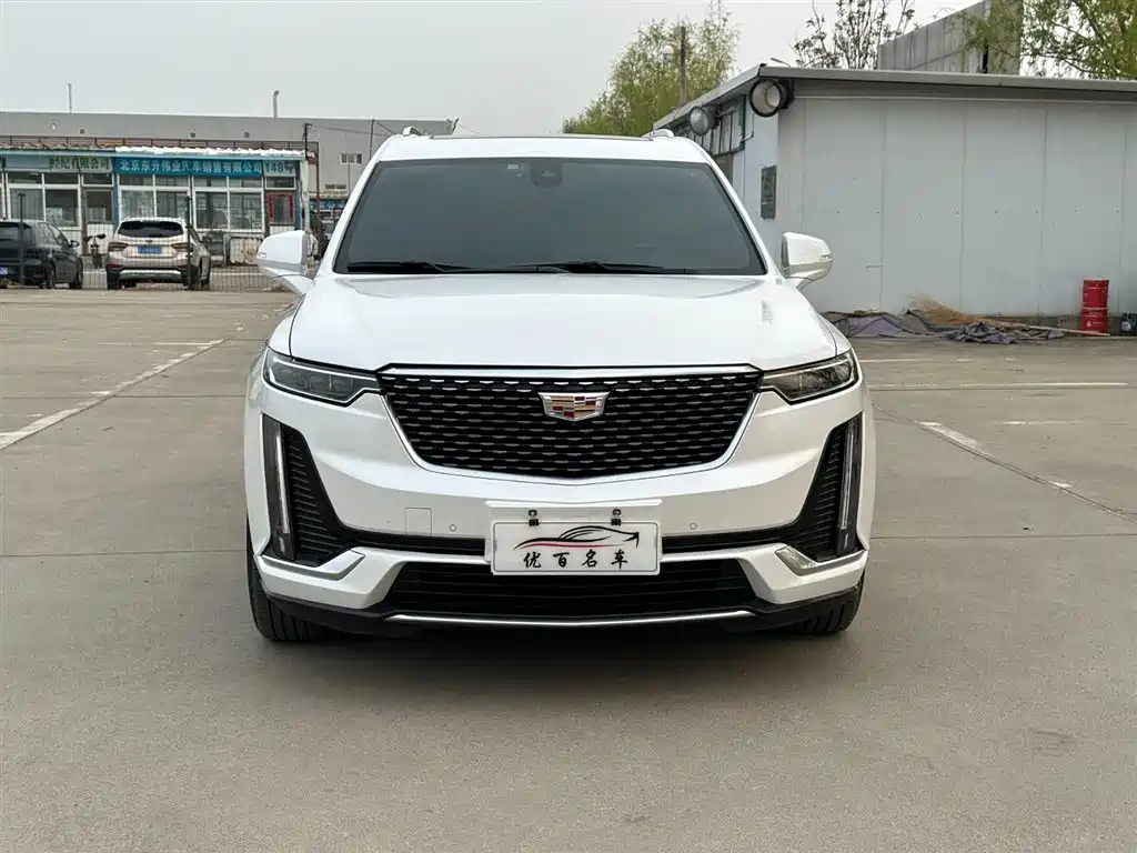 CADILLAC XT6