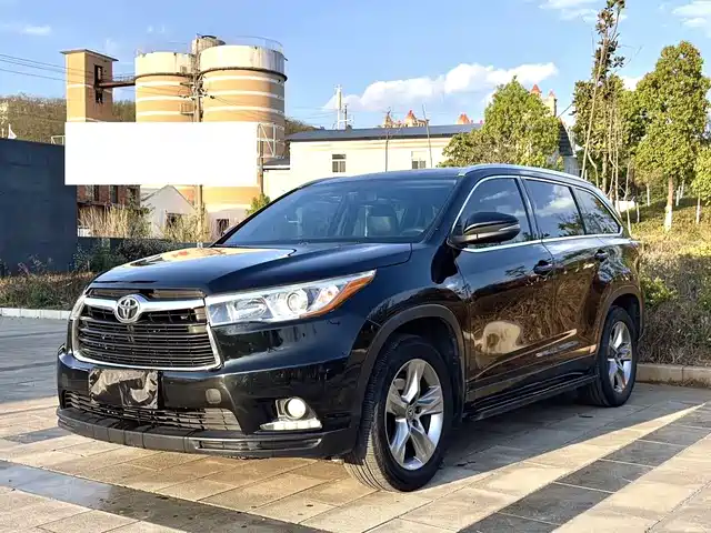 TOYOTA HIGHLANDER