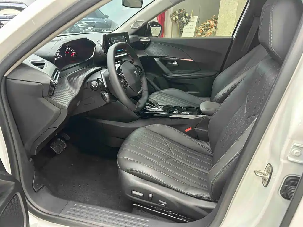 Peugeot 2008 2025 2022 230THP THE ONE