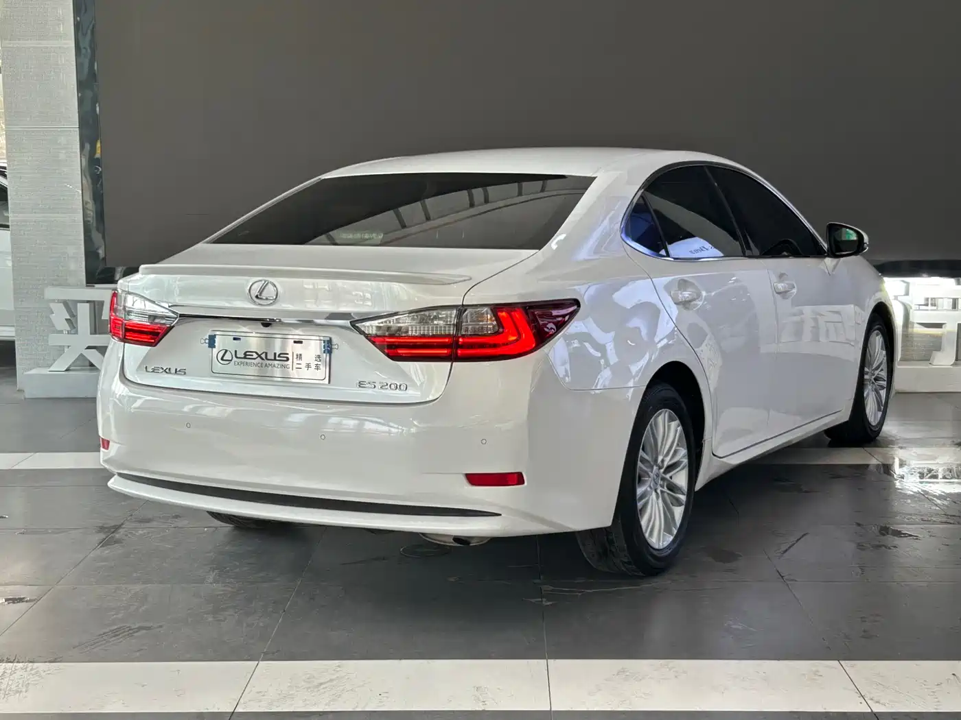 Lexus ES 2015 200 Elite Edition фото 6