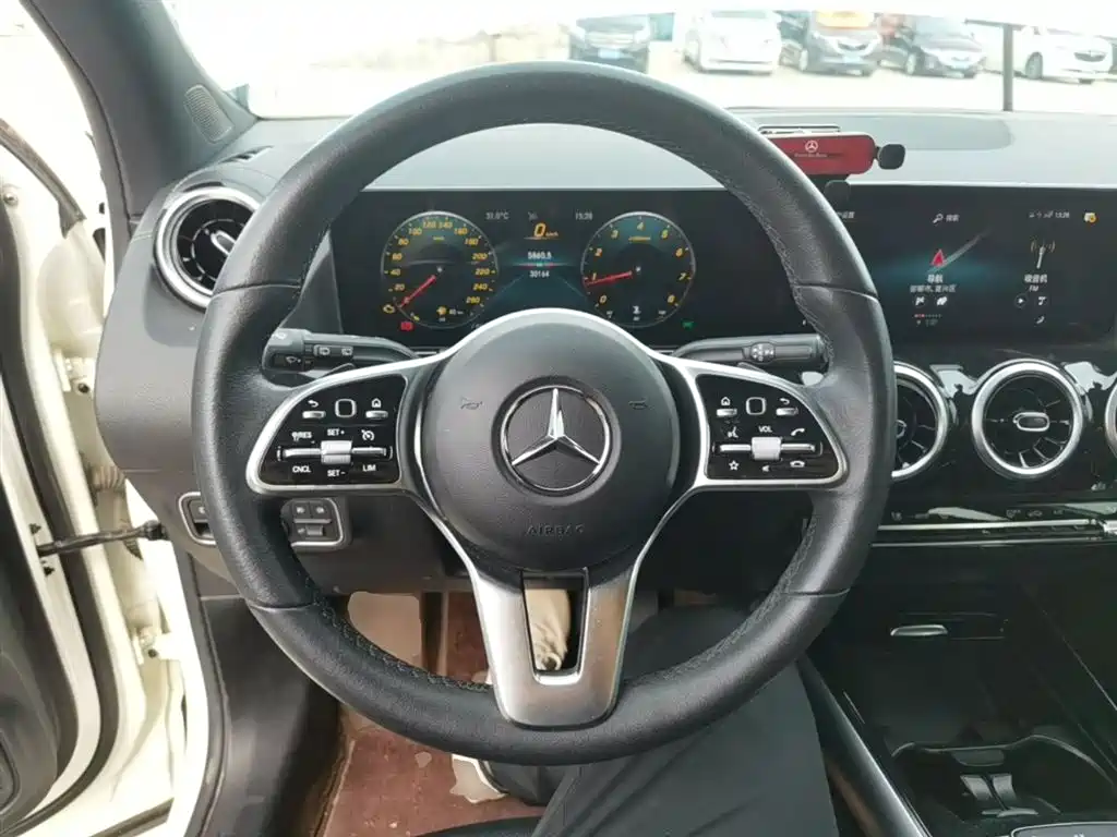 Mercedes-Benz GLA 2022 Facelift II GLA 200 фото 11