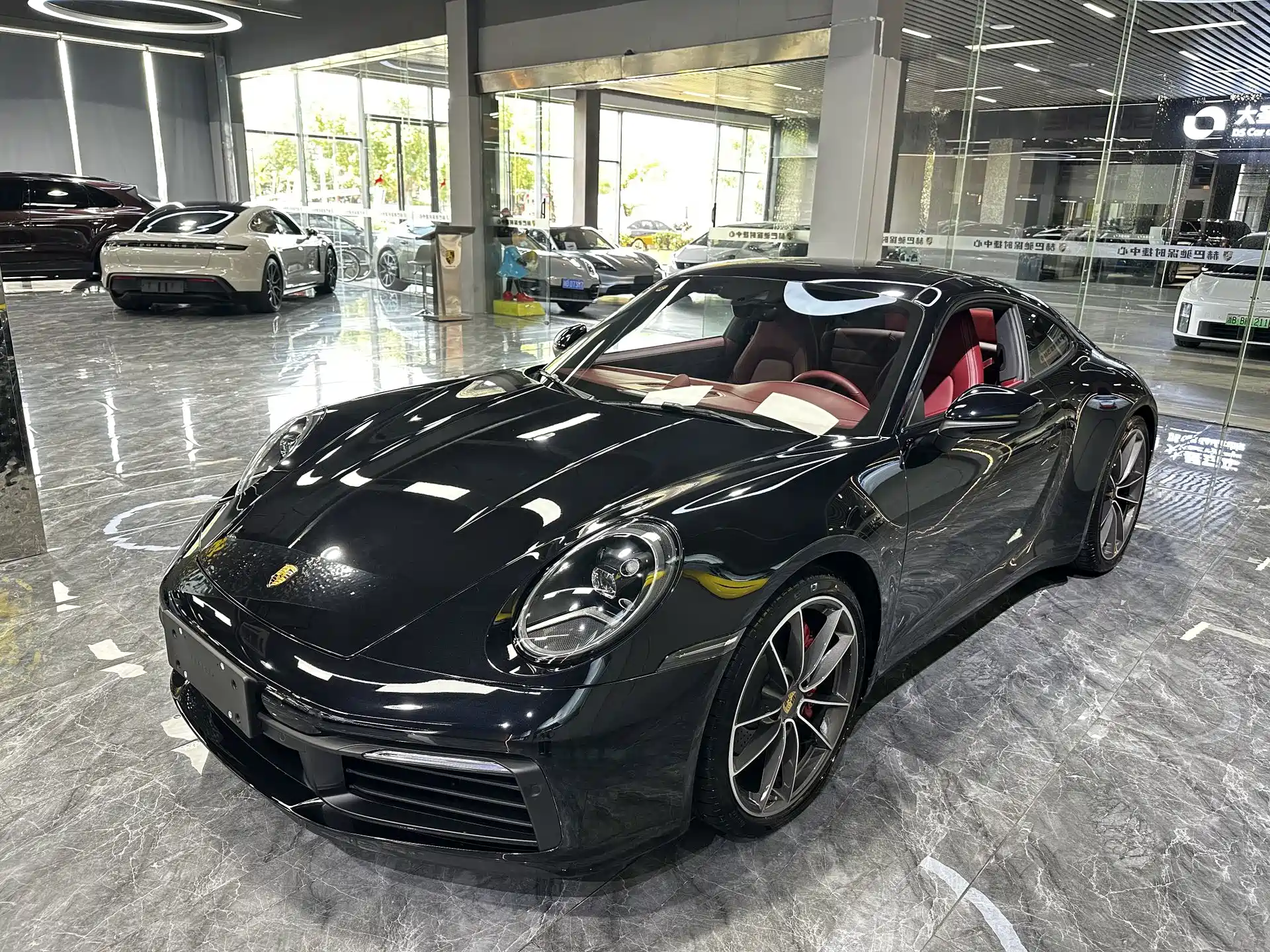 Фото 1 - Porsche 911