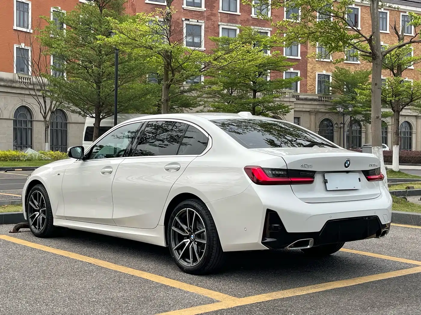 BMW 3-SERIES