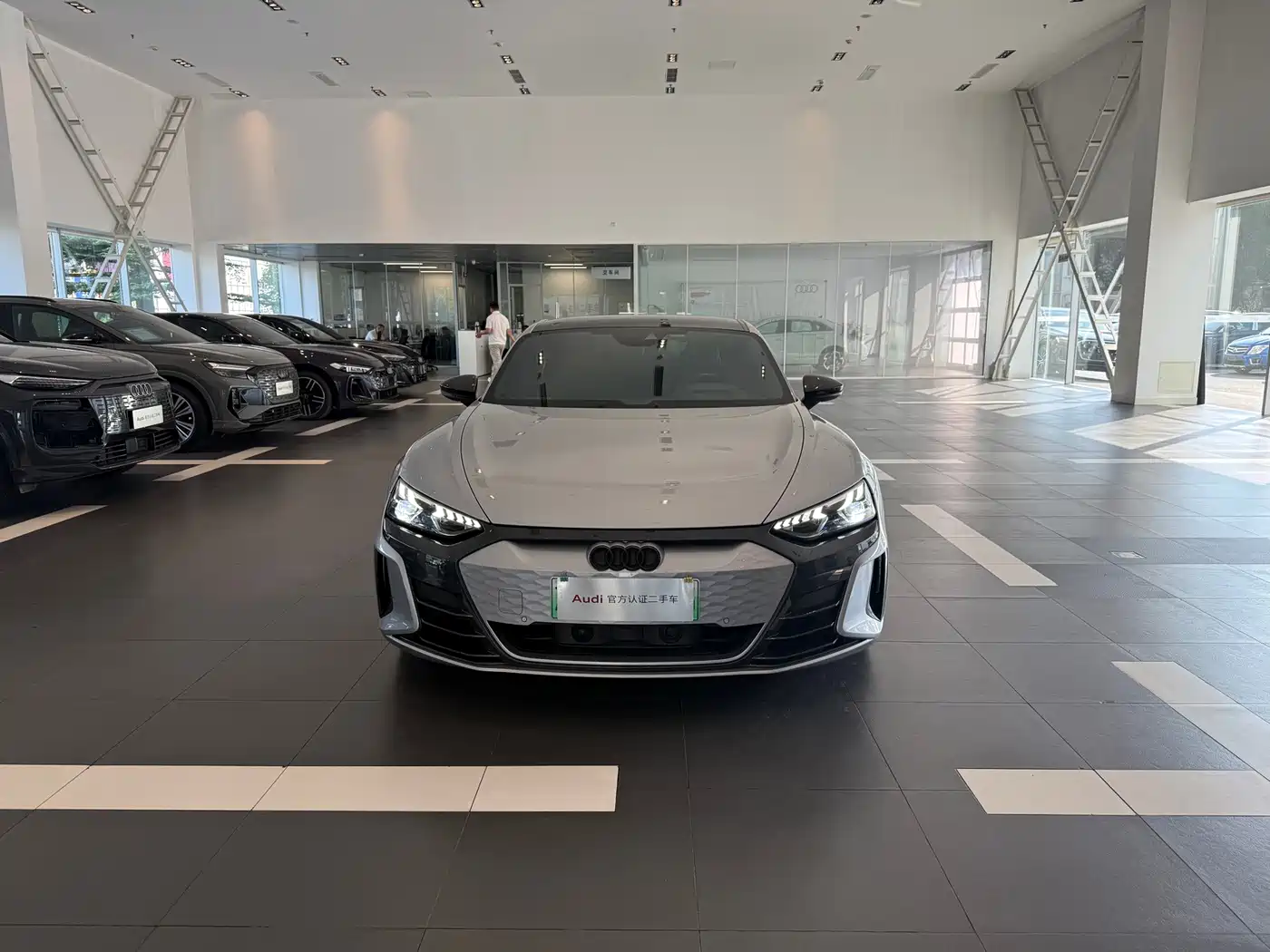 Audi e-tron GT 2024 2023 Base Model
