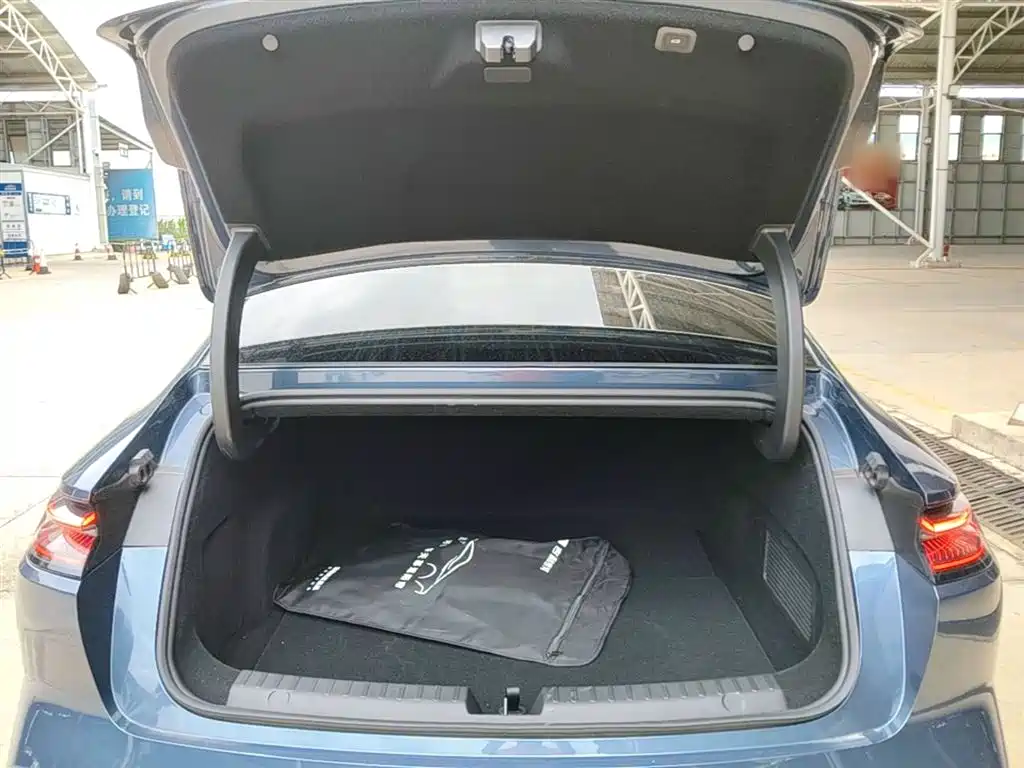 Geely Galaxy Galaxy Xingyao 8 2025 130km EM-P Starship Edition фото 19