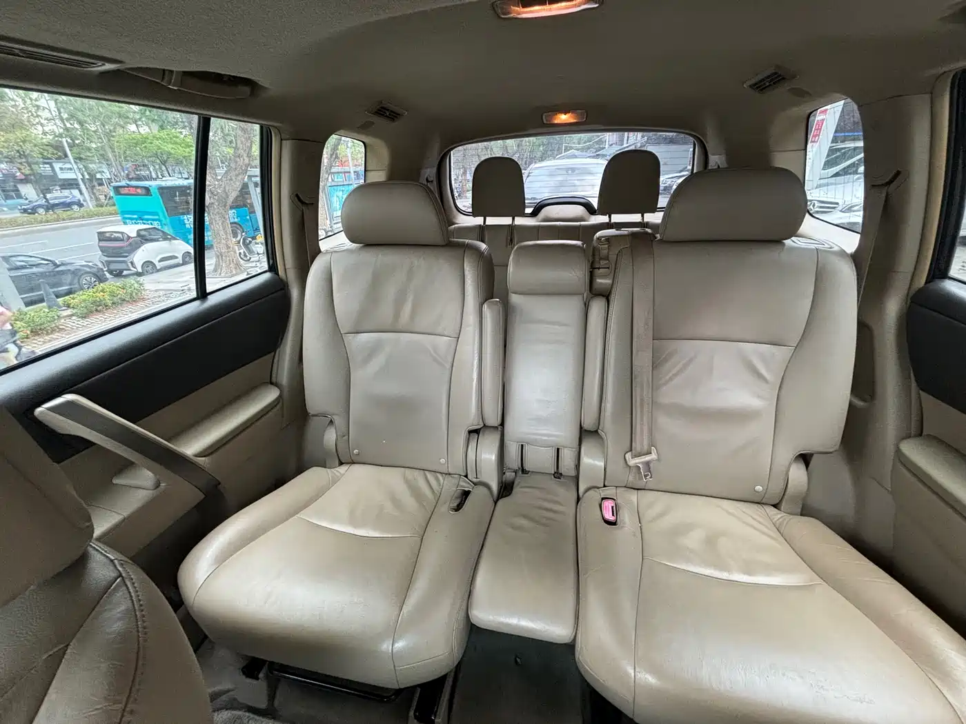 Toyota Highlander 2011 2.7L 2WD 7-seat Elite фото 11
