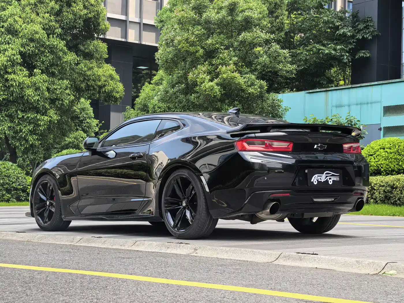 Chevrolet Camaro 2017 2.0T RS фото 18