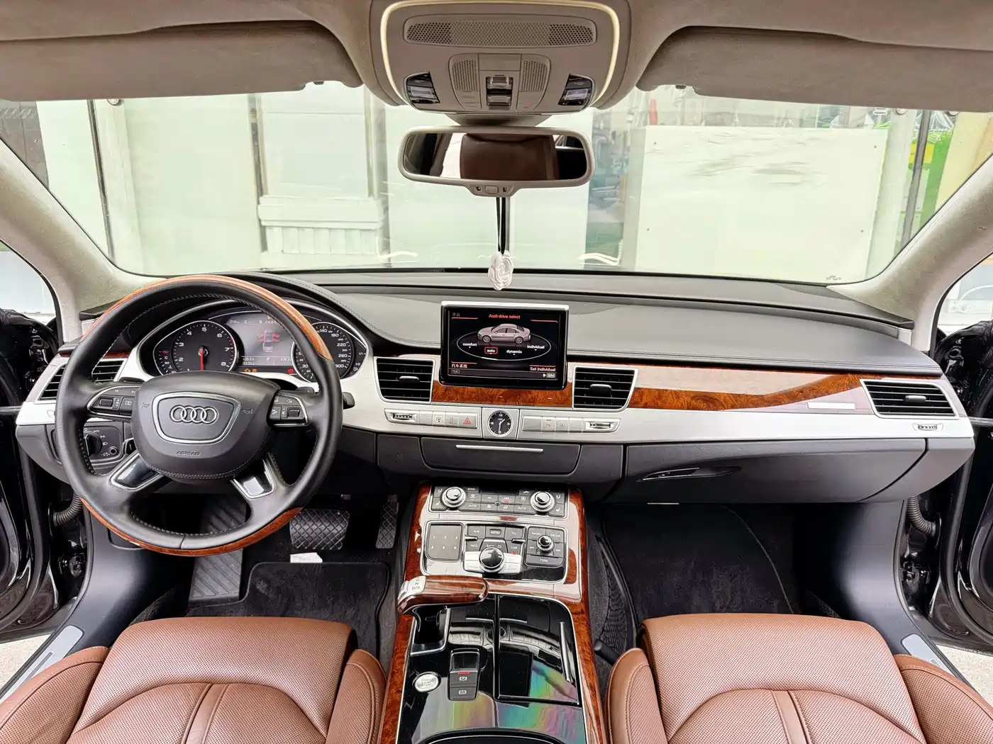 Audi A8 2011 2011 A8L W12 6.3 FSI quattro