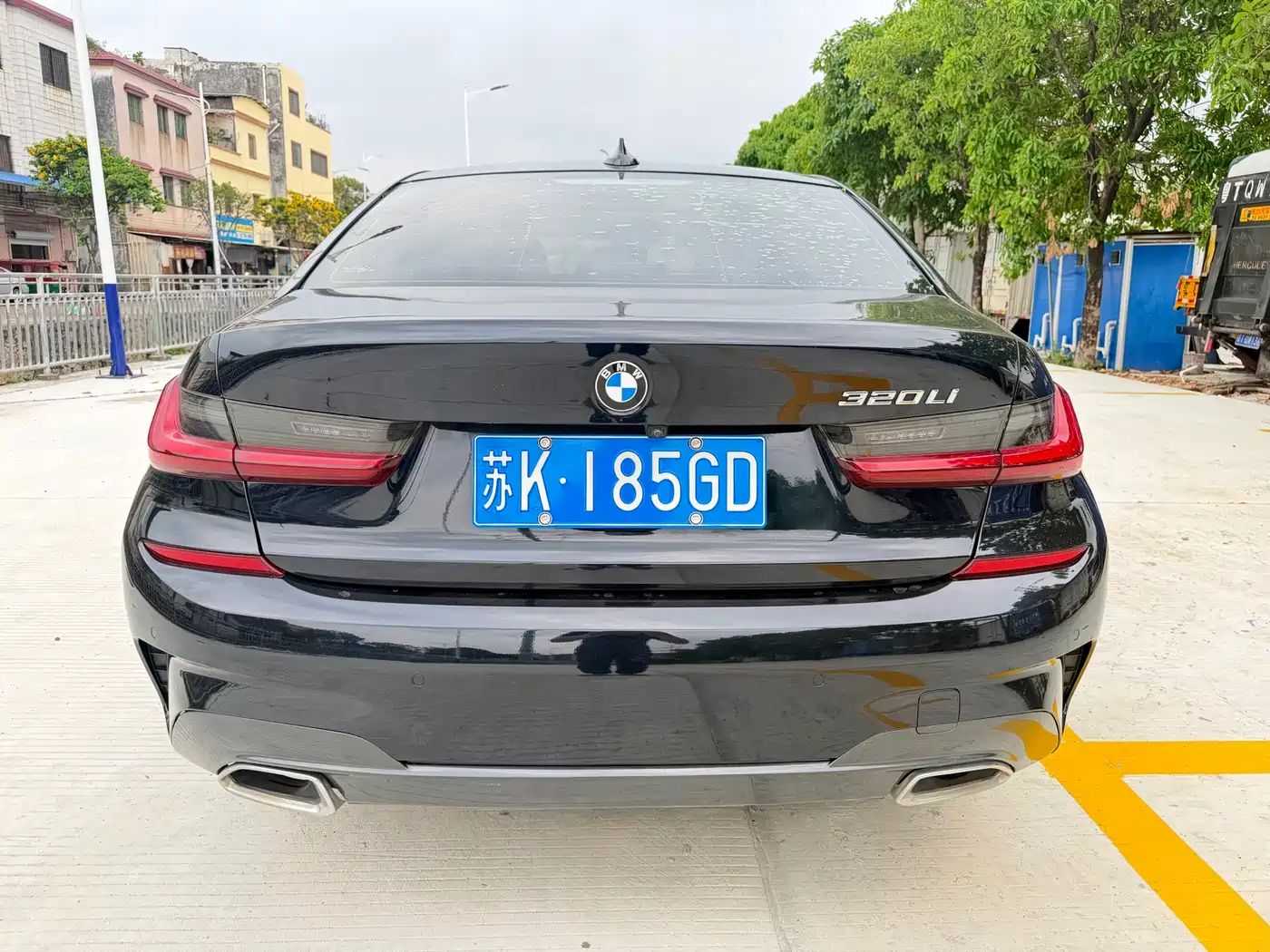 BMW 3 SERIES