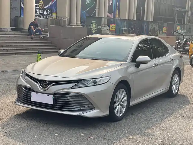 TOYOTA CAMRY