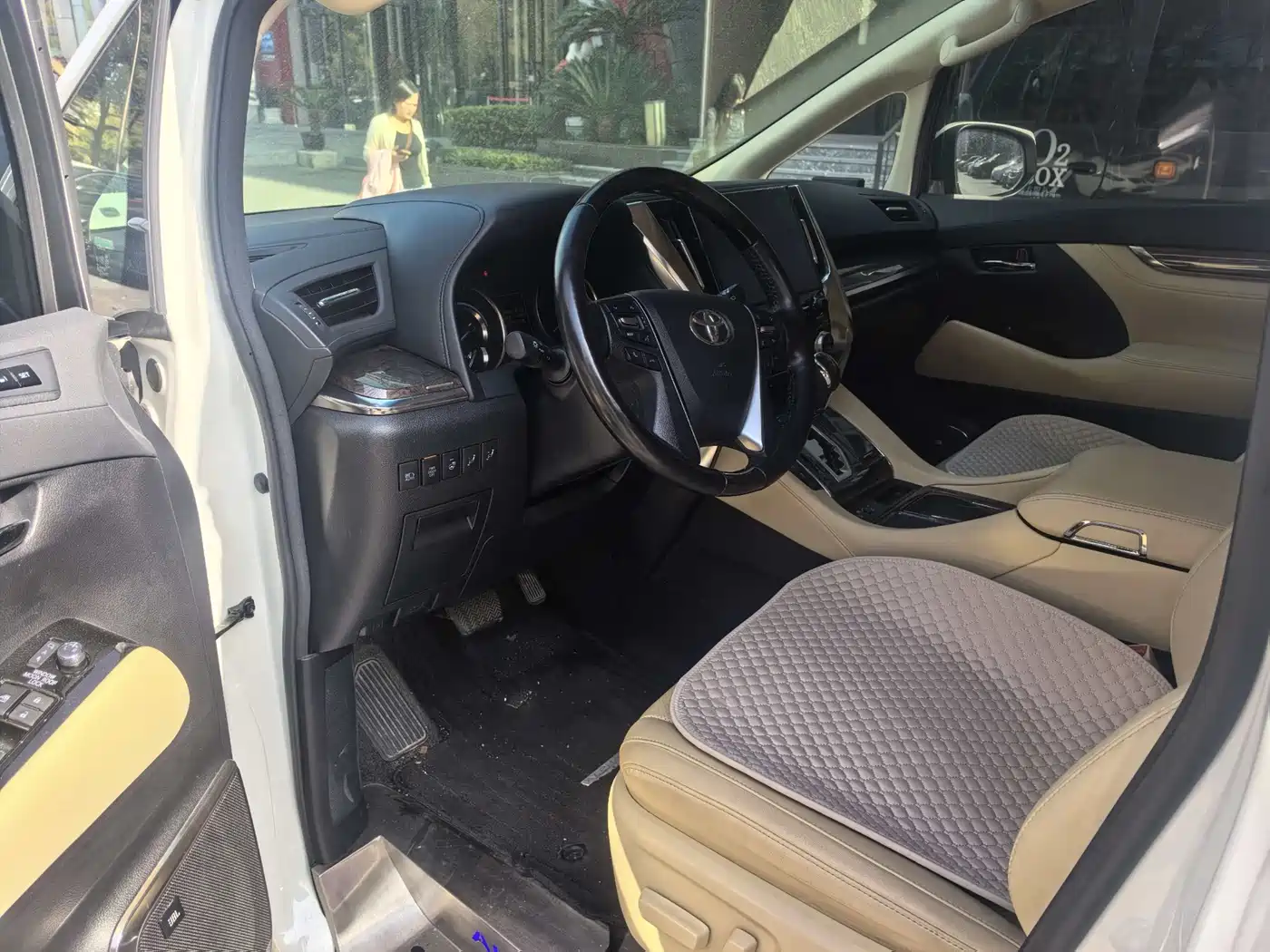Toyota Alphard 2021 Hybrid 2.5L Premium фото 6