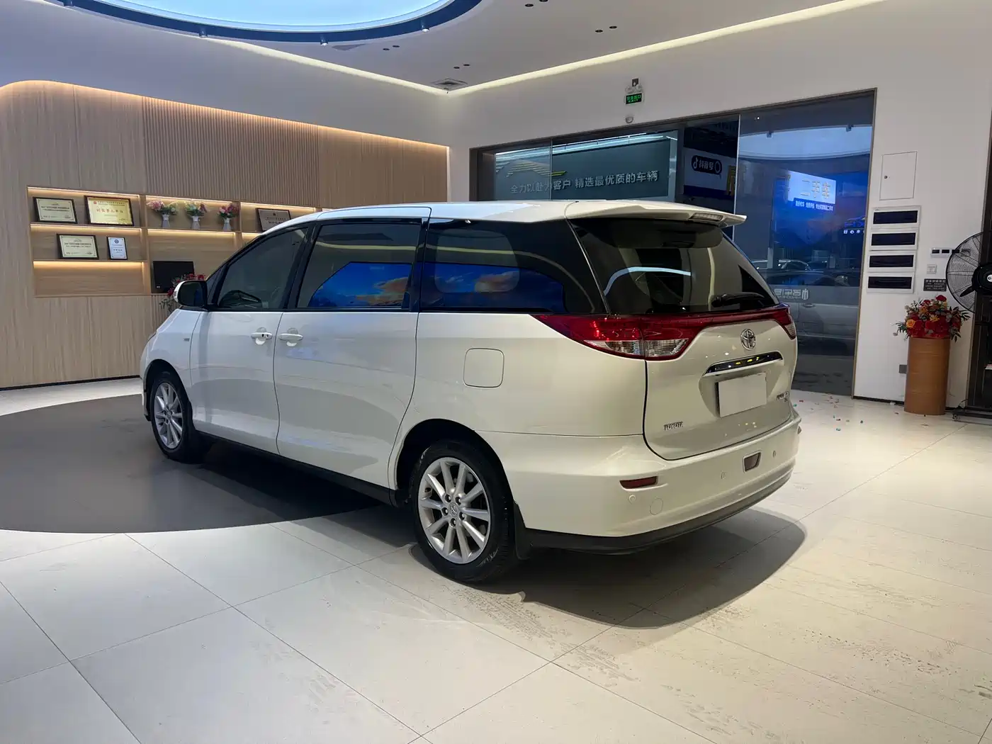 Toyota Previa 2012 2.4L 7-Seater Luxury Edition фото 6