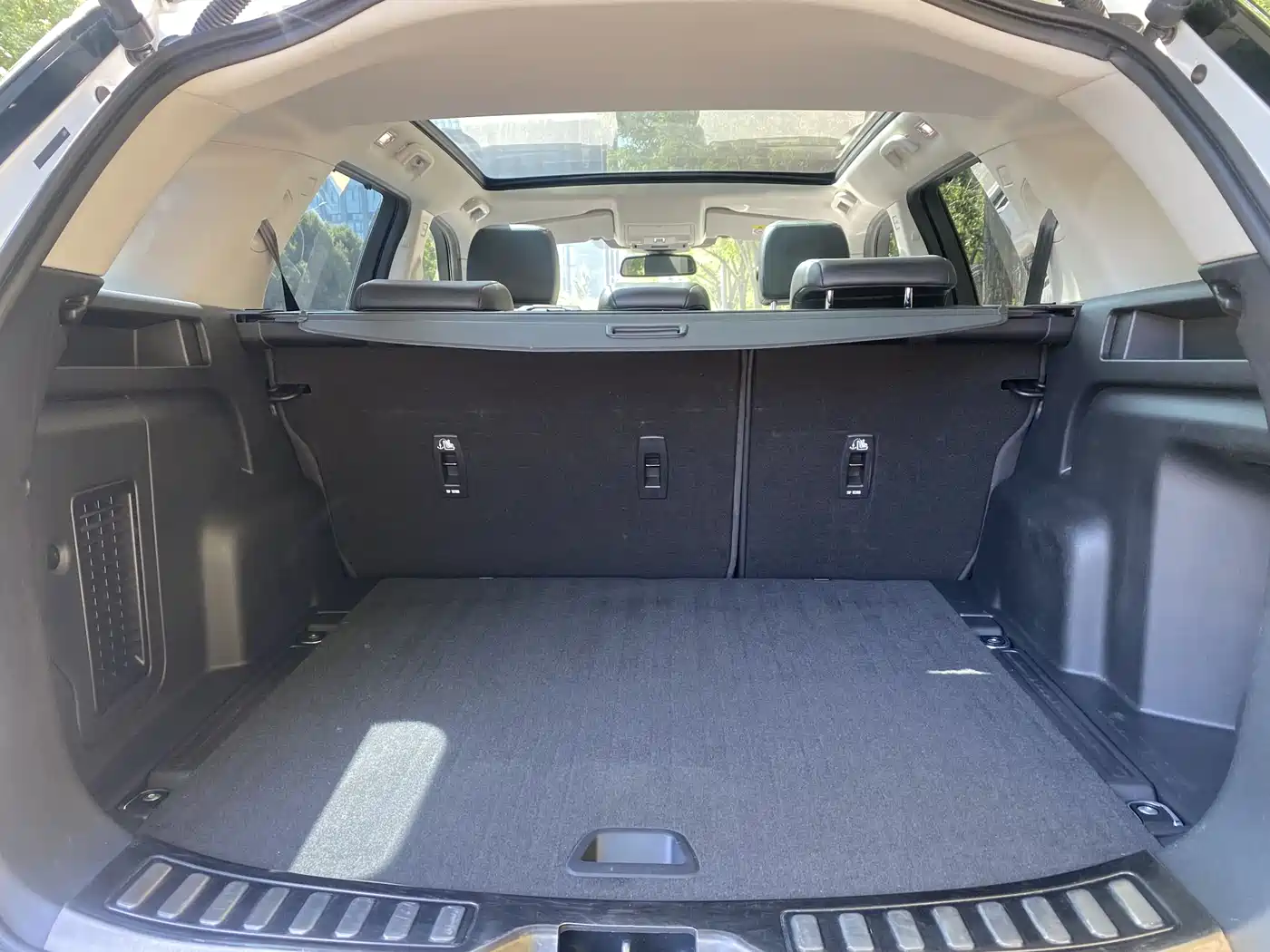 Land Rover Discovery Sport 2018 240PS SE Edition фото 14